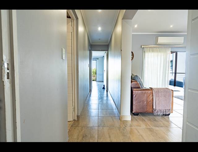 3 BEDROOM FREESTANDING FOR SALE IN PALM LAKES ESTATE
